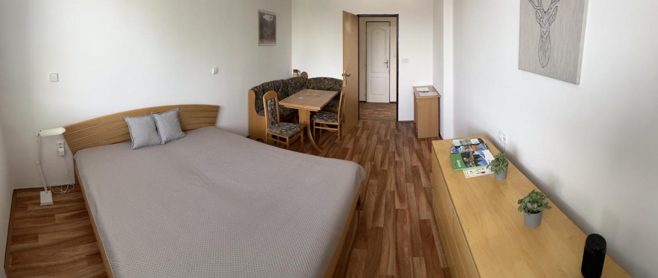 Apartman Стражни Екстериор снимка
